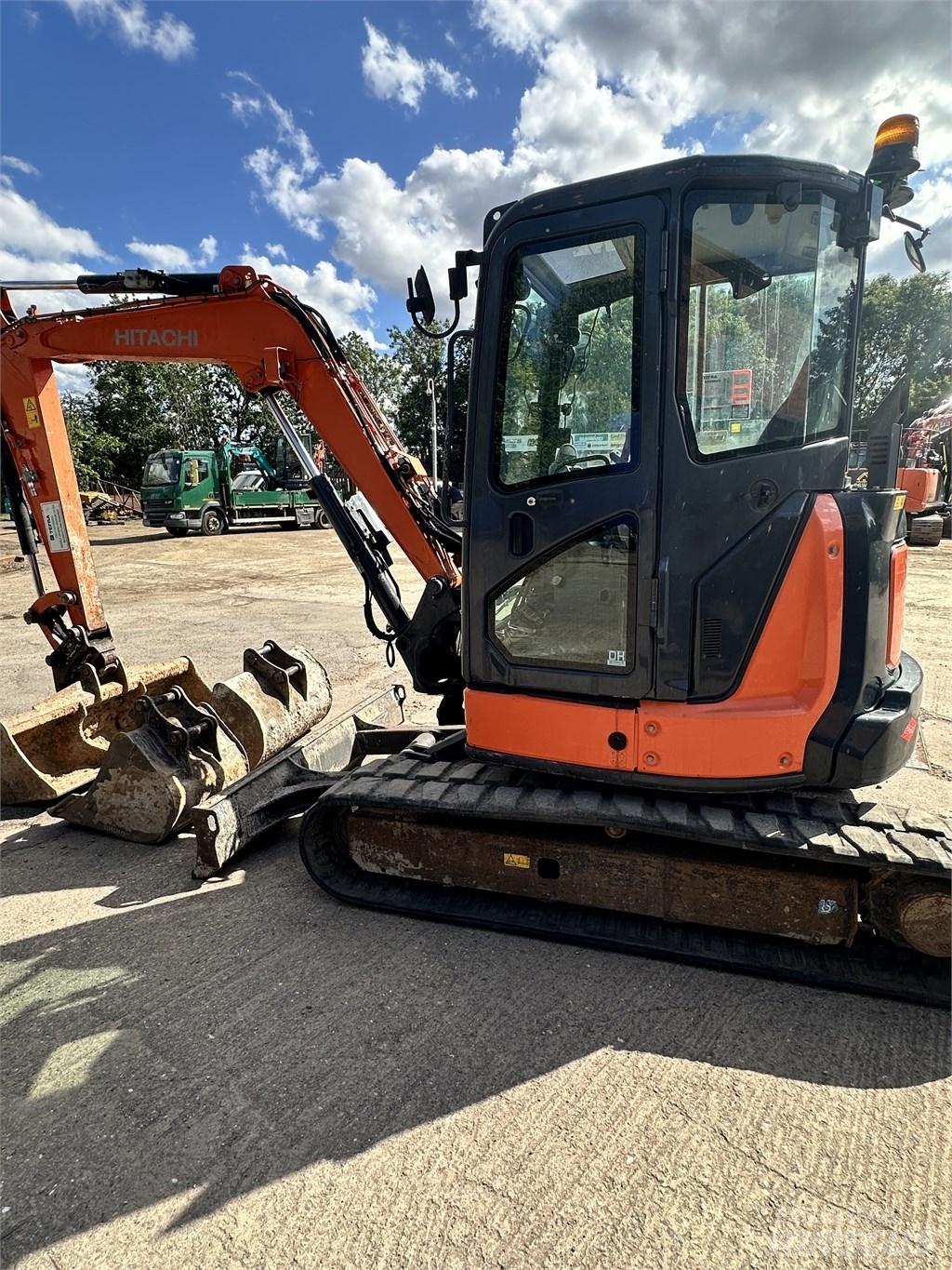 Hitachi 55U Minibagger < 7t