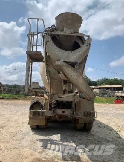 Iveco Trakker 440 Betonmischer