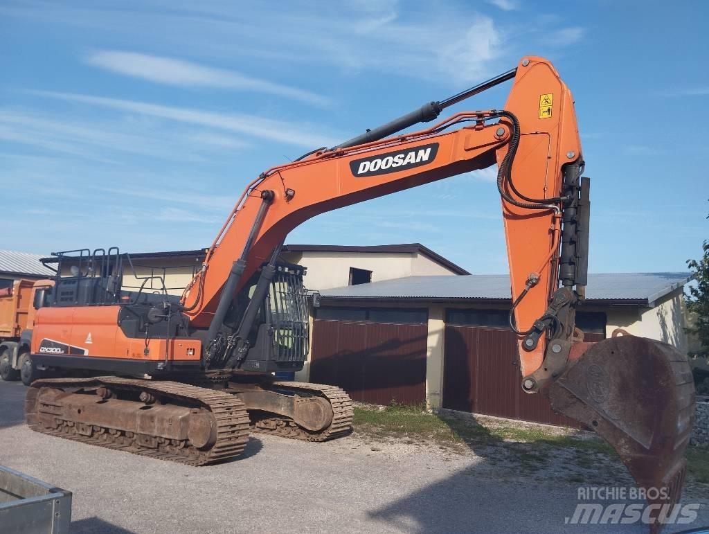 Doosan DX 300 LC Raupenbagger