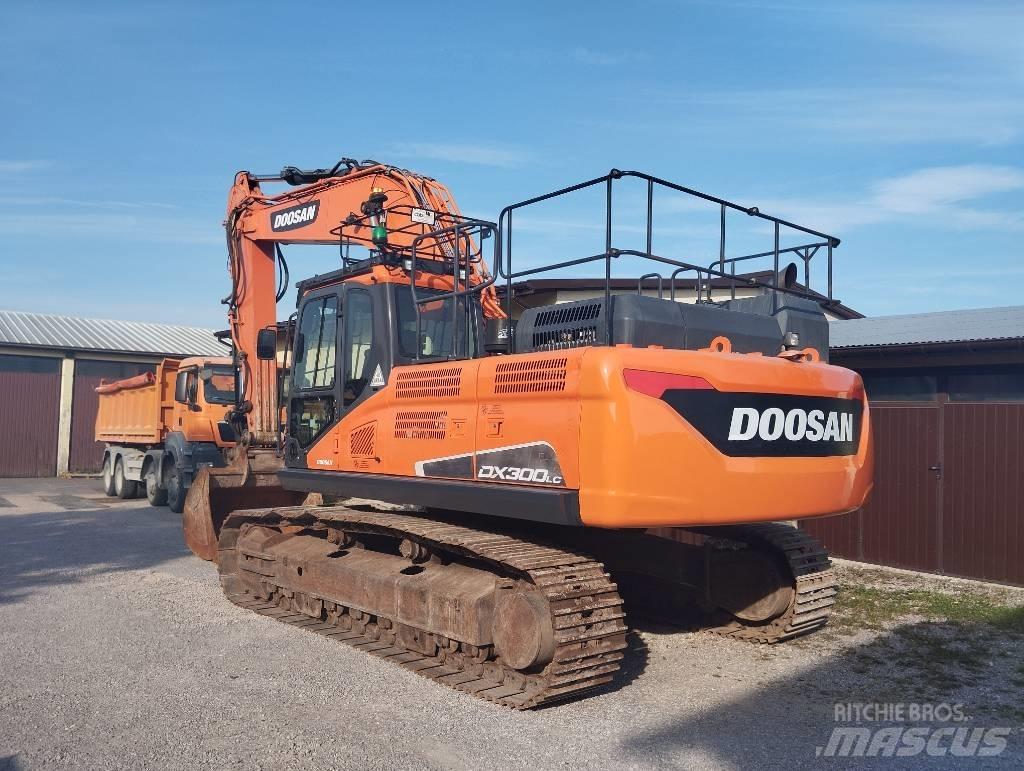 Doosan DX 300 LC Raupenbagger