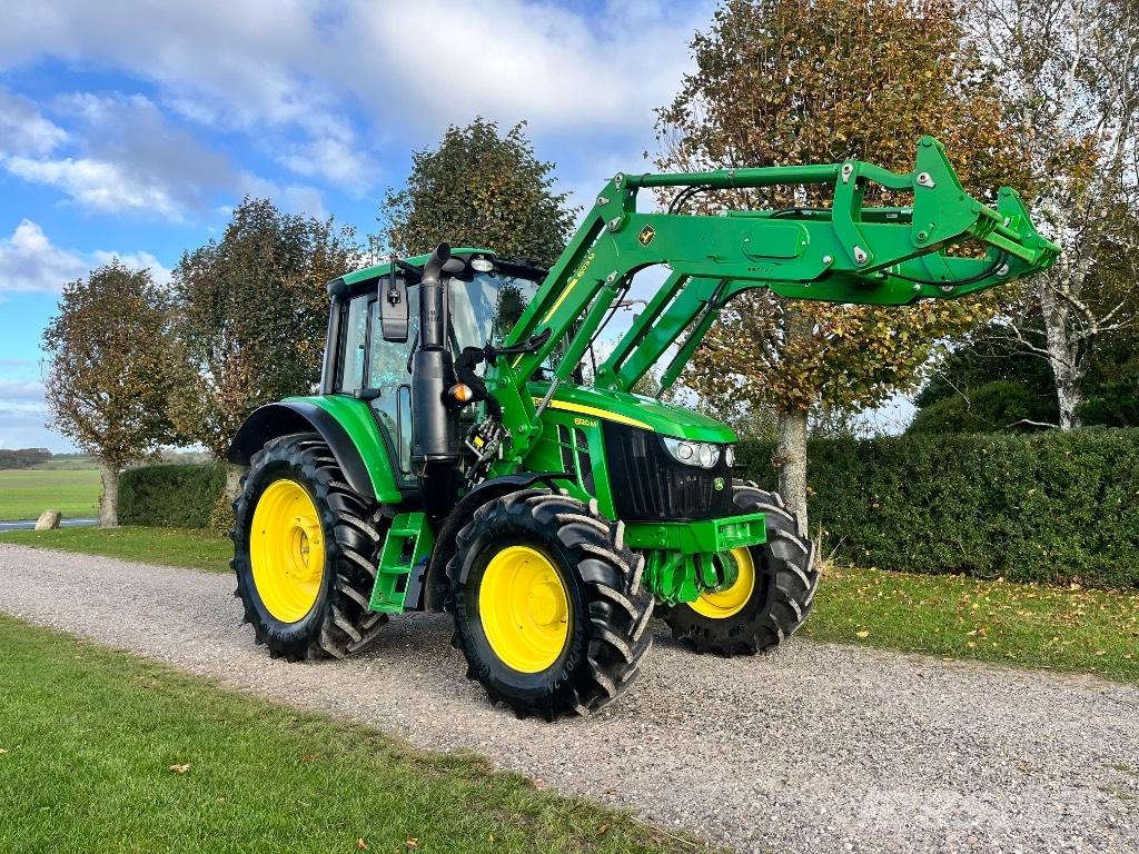 John Deere 6120 M Traktoren