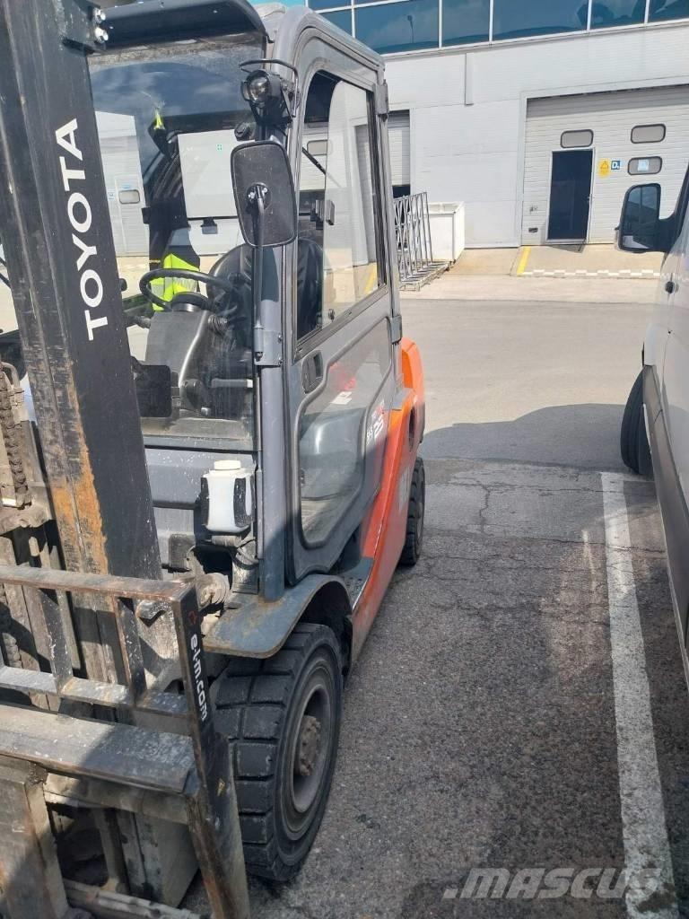 Toyota 02-8FDF25 Dieselstapler