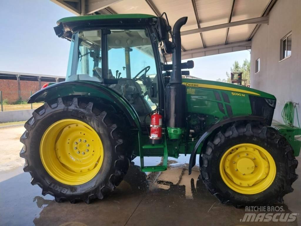John Deere 5090 M Traktoren