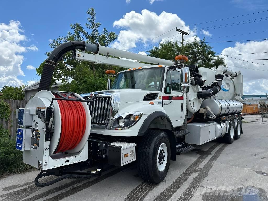 International 7500 Saug- und Druckwagen