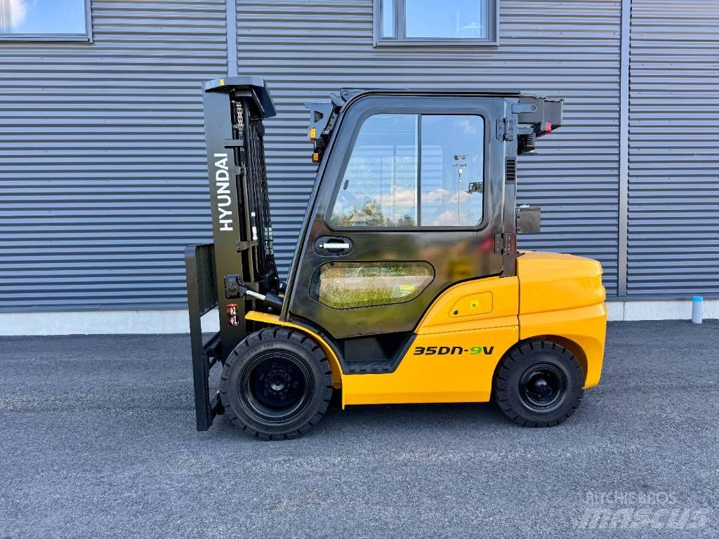 Hyundai 35DN-9V Dieselstapler
