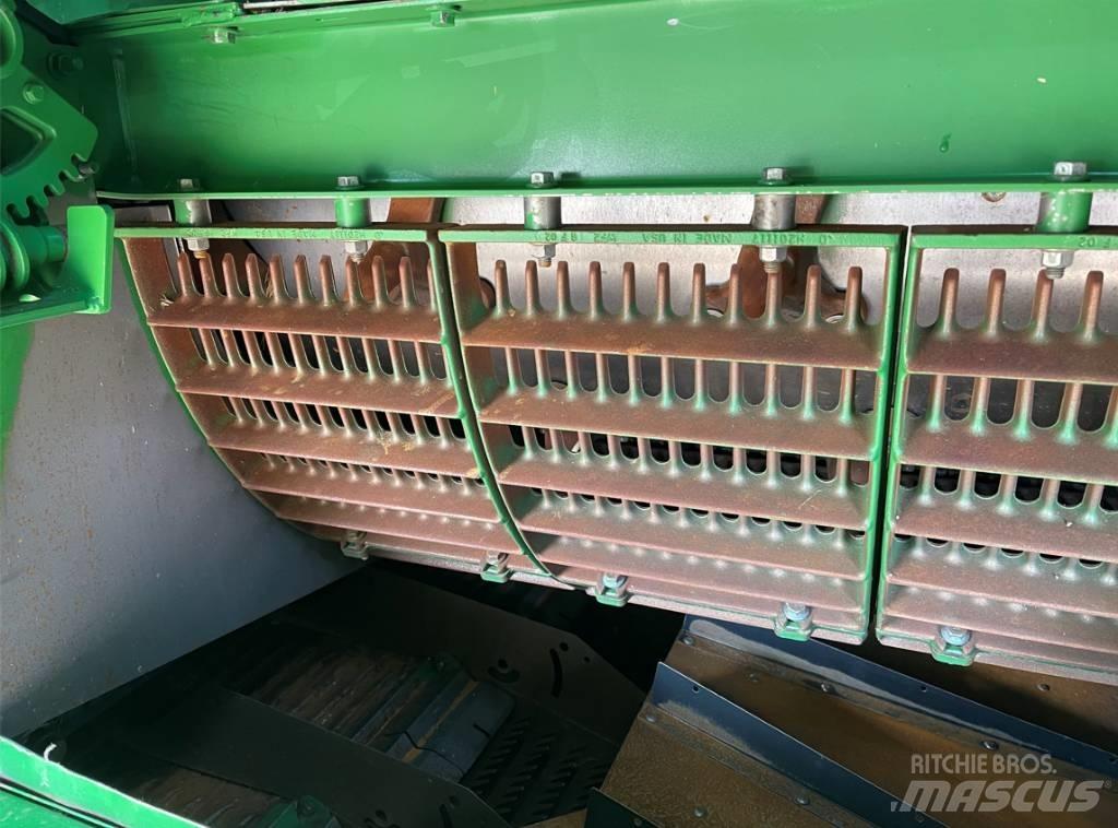 John Deere S 680 Mähdrescher