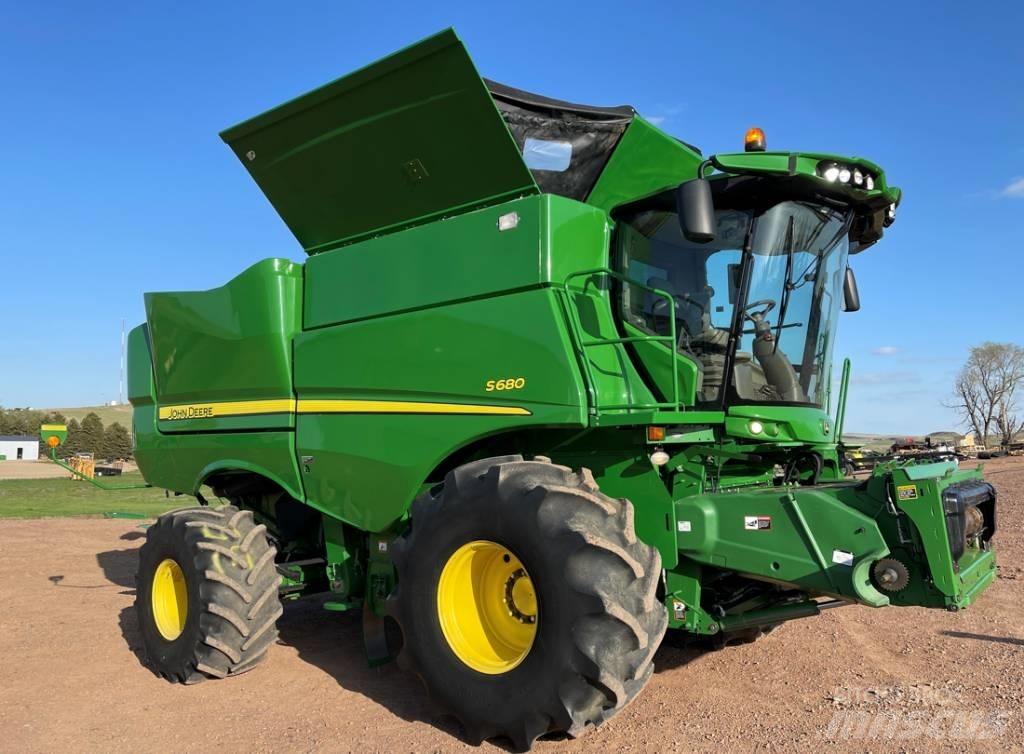 John Deere S 680 Mähdrescher
