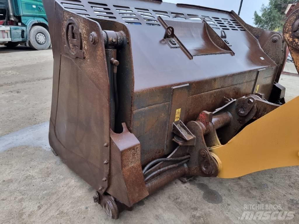 CASE 821 F Radlader