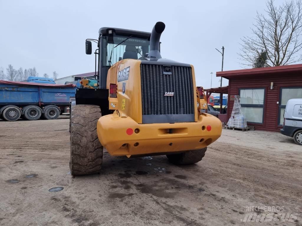 CASE 821 F Radlader