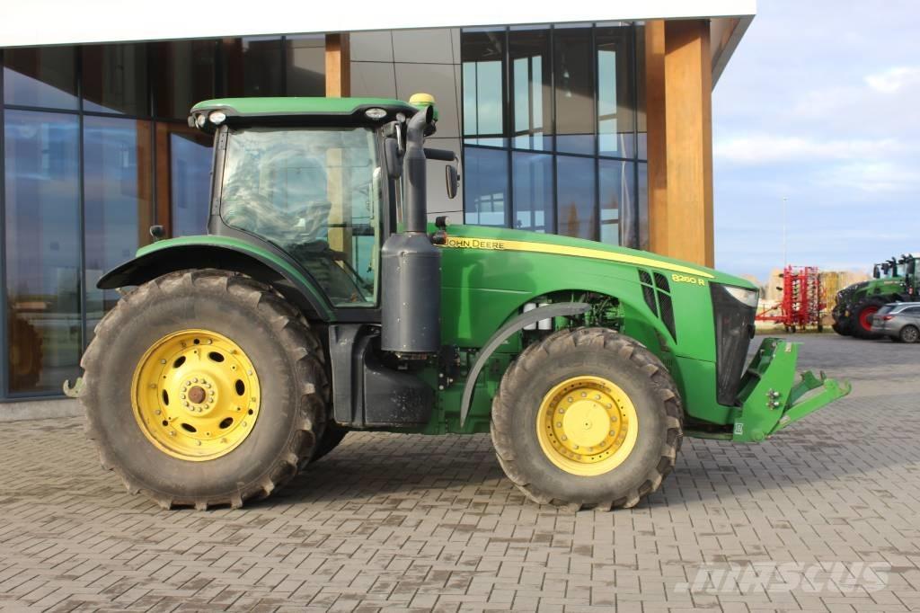 John Deere 8260 R Traktoren