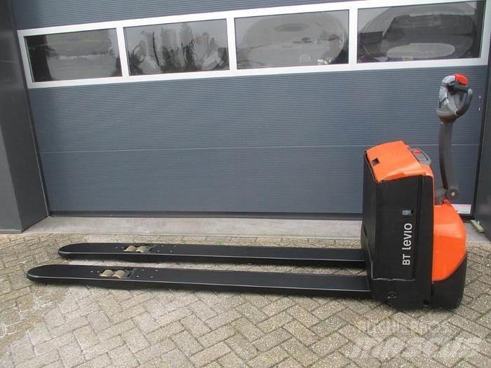 Toyota LWE 250 Niedergabelstapler