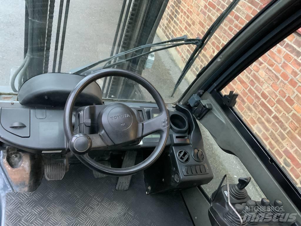 Toyota 02-8 FD F 30 Dieselstapler