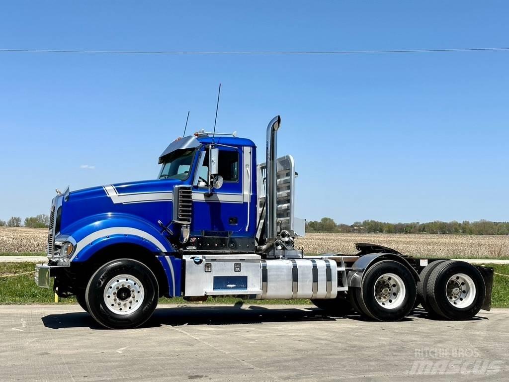 Mack Titan TD 713 Andere Fahrzeuge