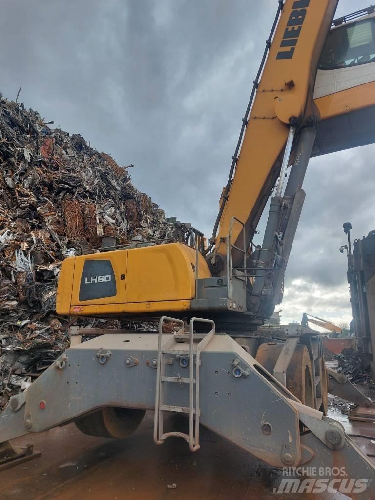 Liebherr LH 60 M Materialumschlag