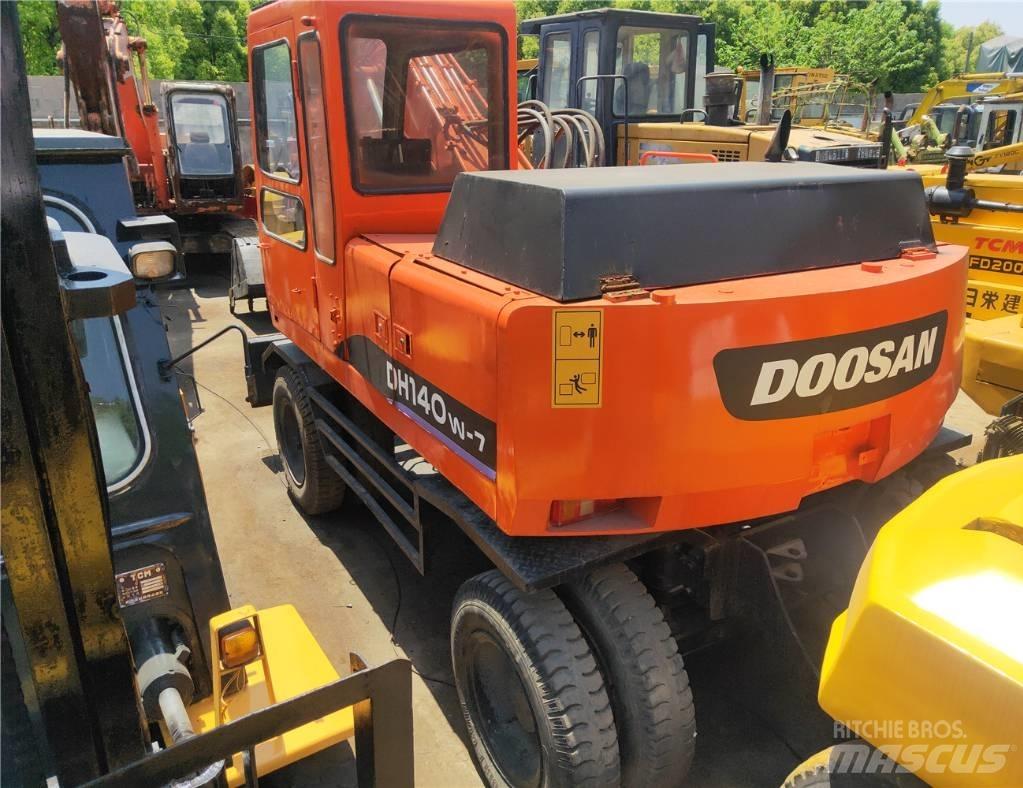 Doosan 140 W Mobilbagger