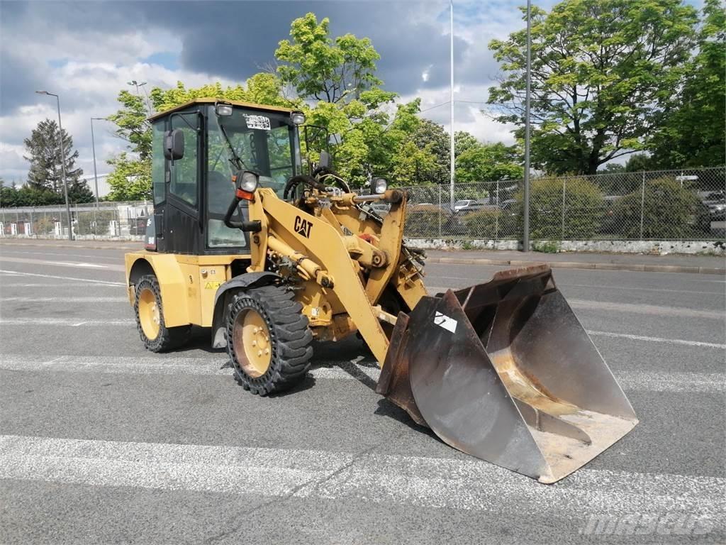 CAT 904B Weitere Lade- und Grabgeräte