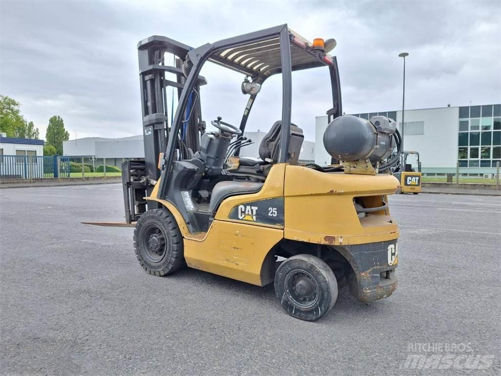 CAT GP25N Andere Gabelstapler