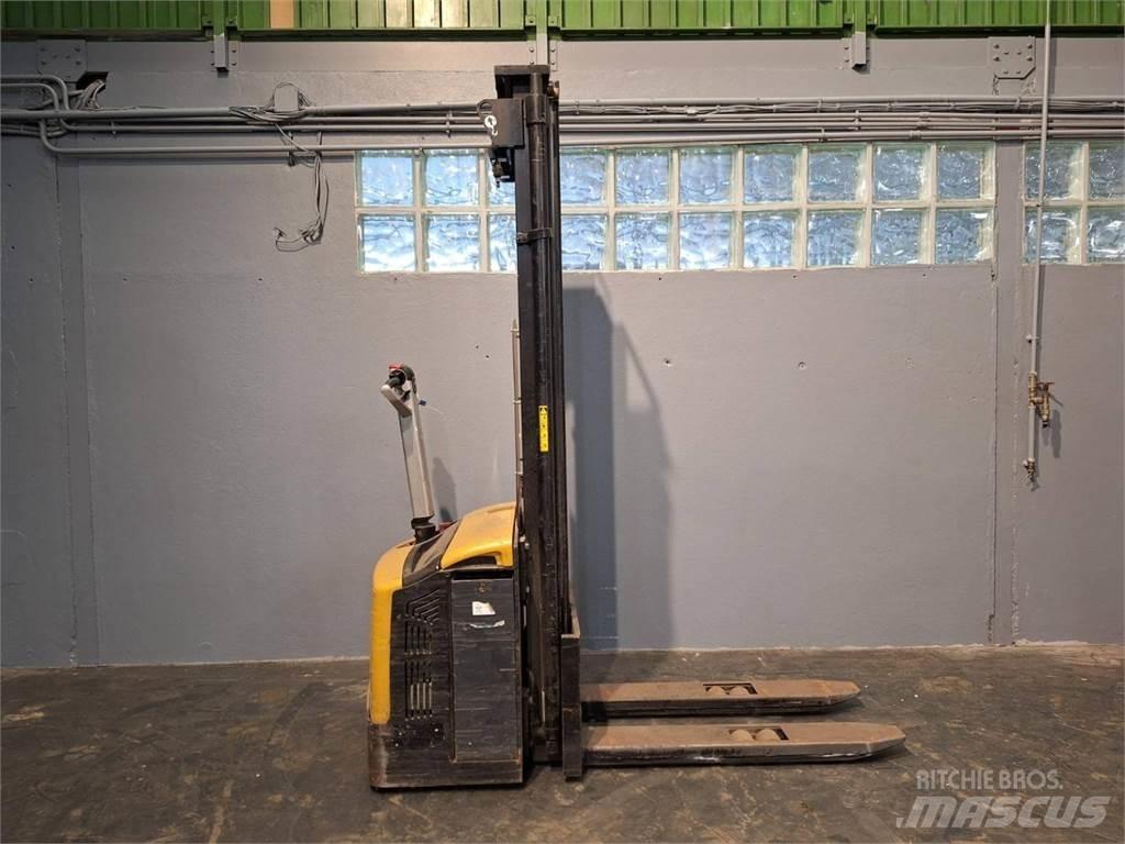 CAT NSP16N Deichselstapler