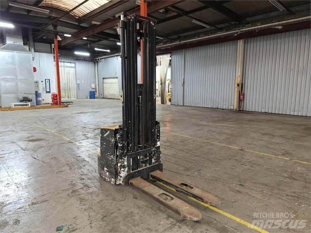 CAT NSP16N2 Deichselstapler