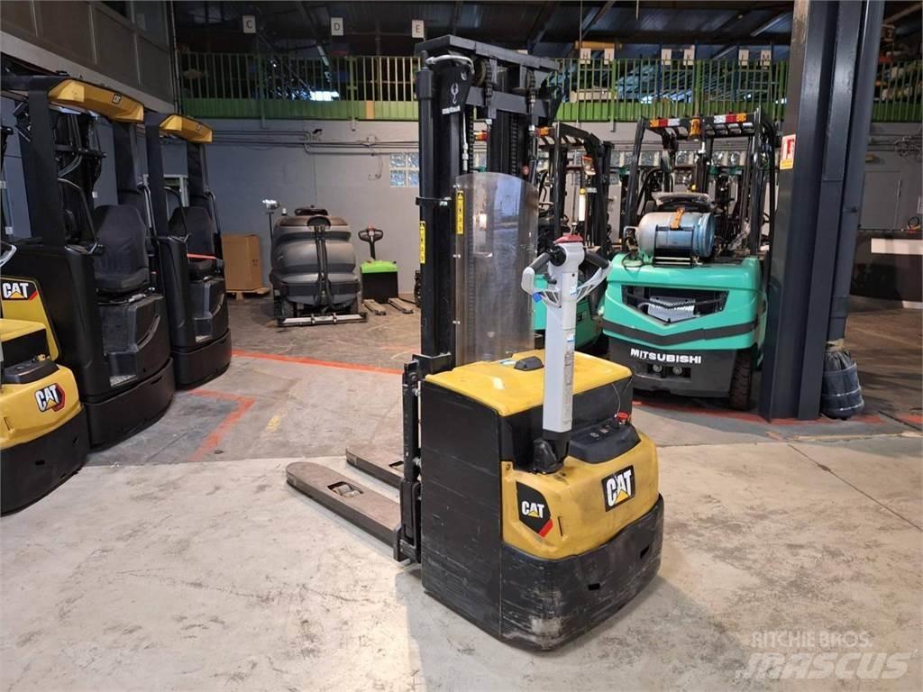 CAT NSP16N2 Deichselstapler