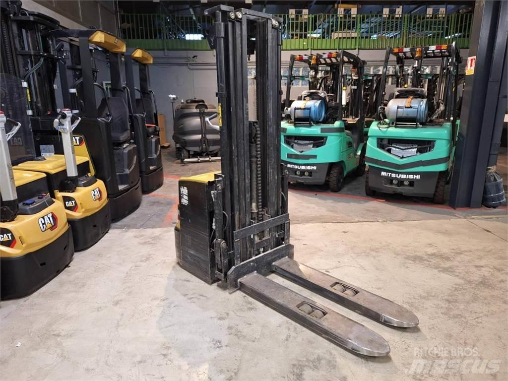 CAT NSP16N2 Deichselstapler