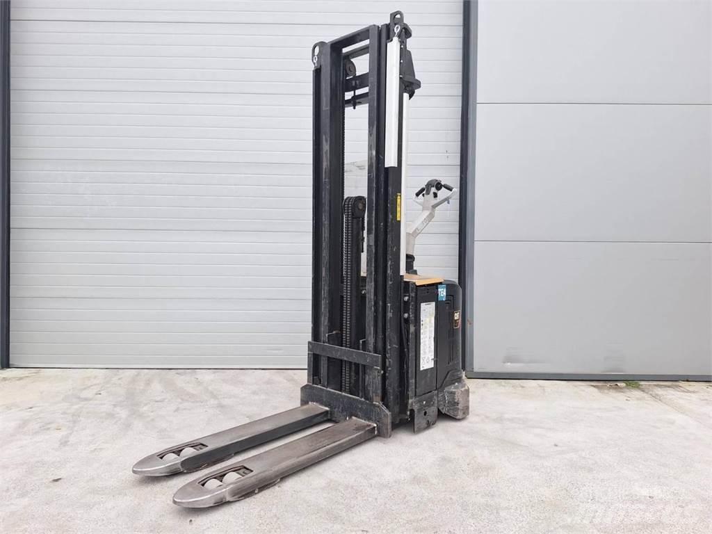 CAT NSV16Ni Deichselstapler