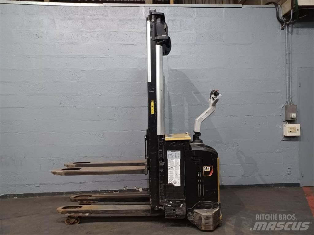 CAT NSV16Ni Deichselstapler
