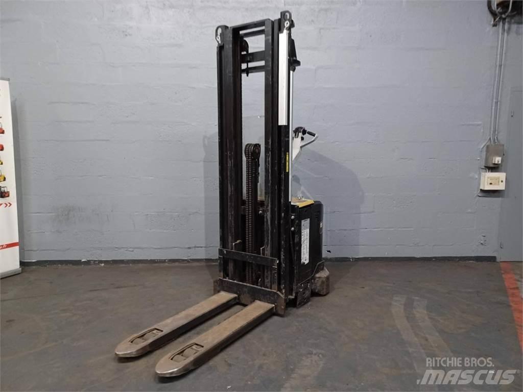 CAT NSV16Ni Deichselstapler