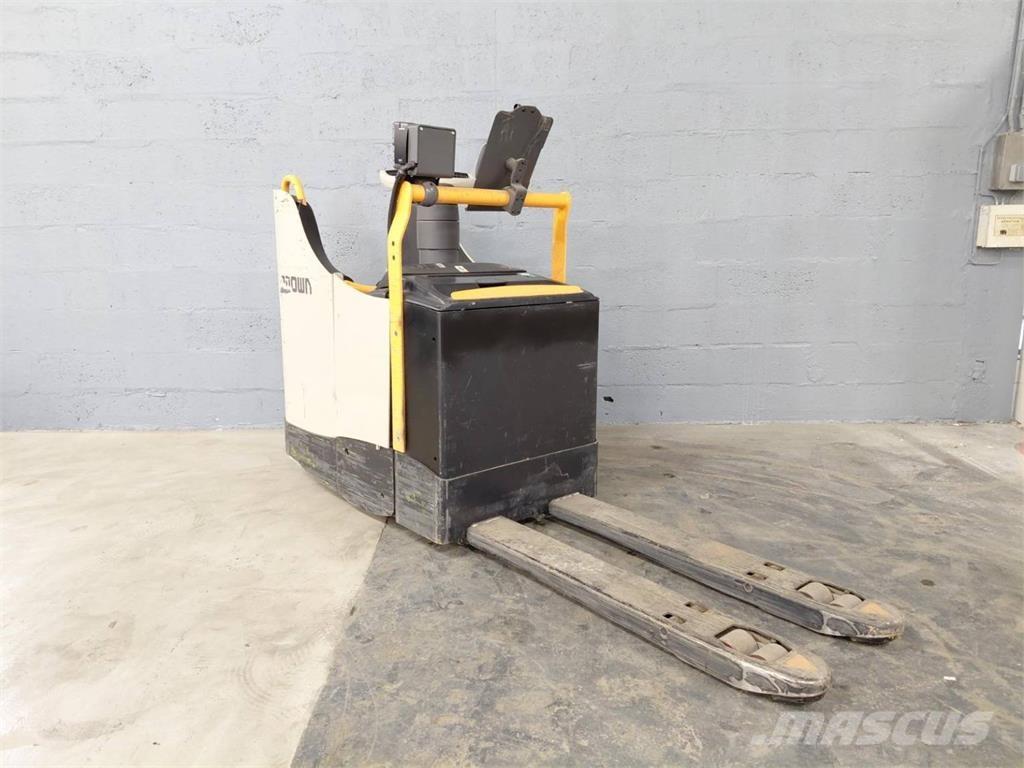 Crown WT3040 Selbstfahrstapler