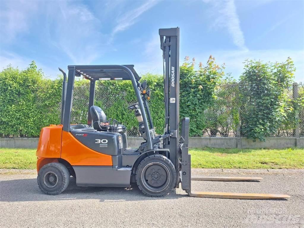 Doosan D30S 5 Andere Gabelstapler