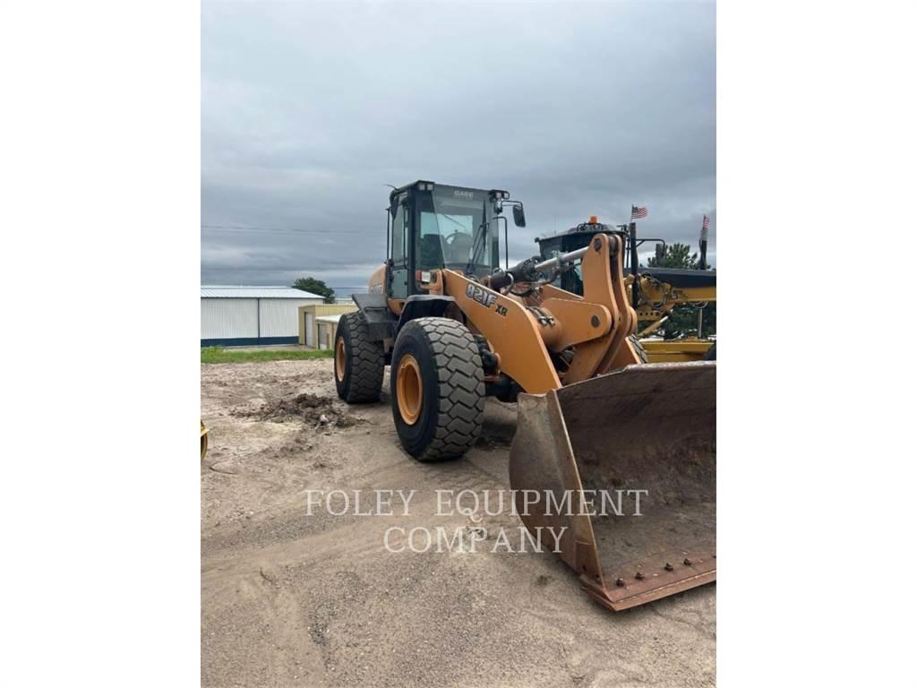 CASE 821F Radlader