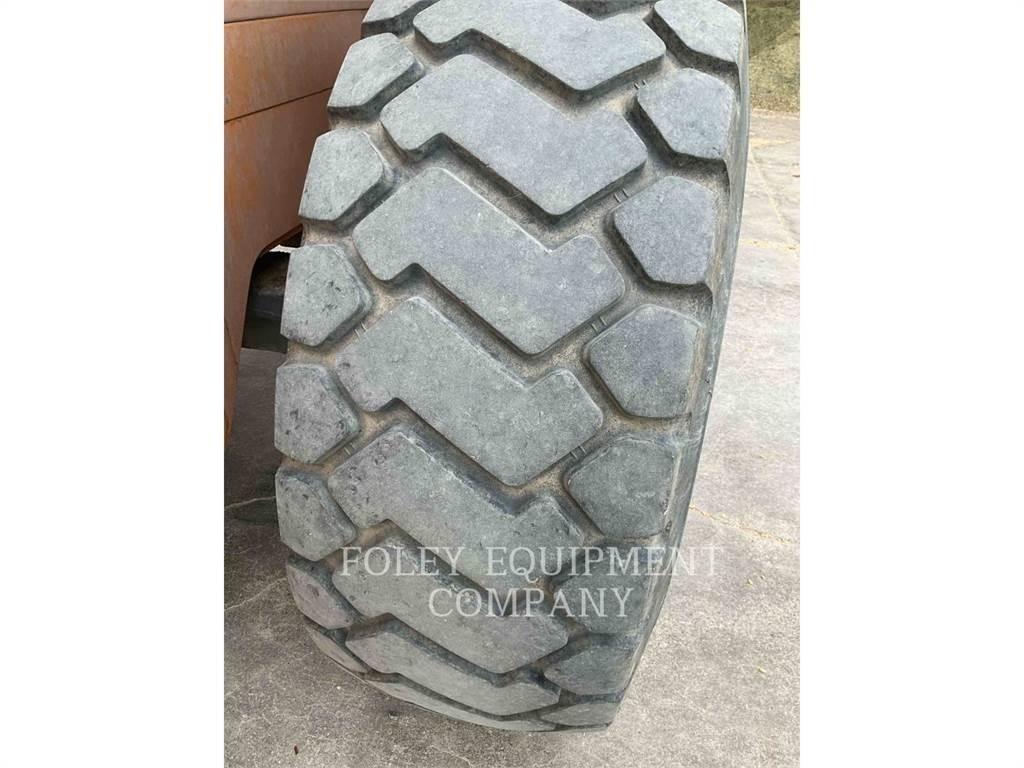 CASE 821F Radlader
