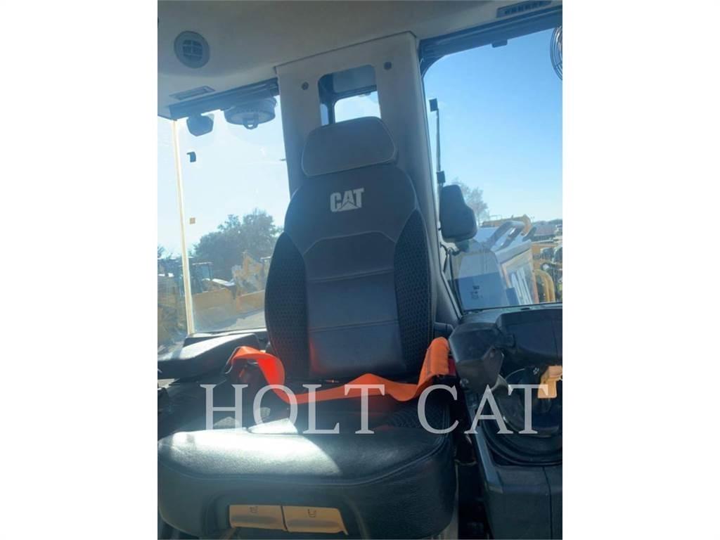 CAT 120AWD JOY Grader