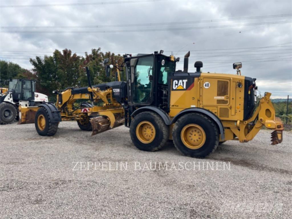 CAT 120M Grader