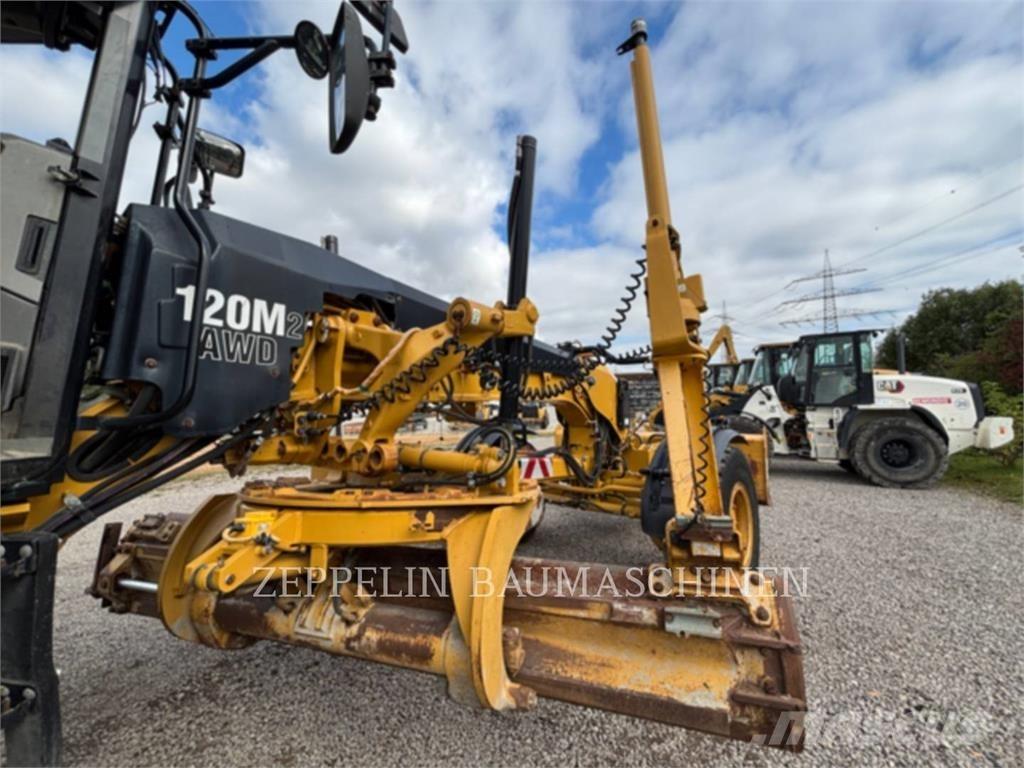 CAT 120M Grader