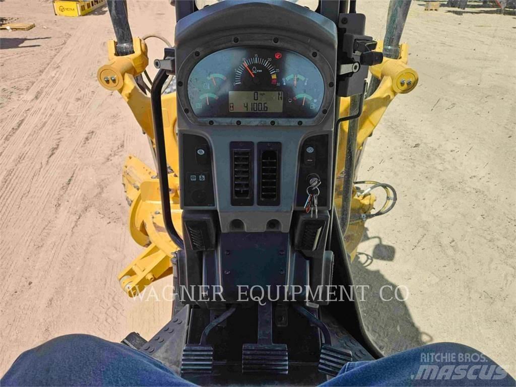 CAT 120M2 AWD Grader