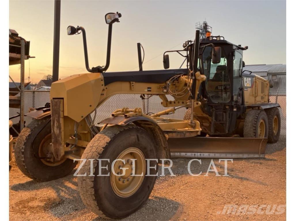 CAT 12M2 Grader