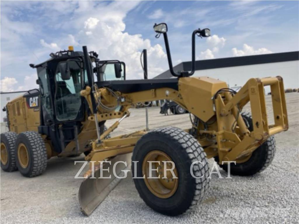 CAT 12M2 Grader
