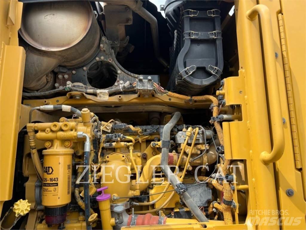 CAT 12M2AWD Grader