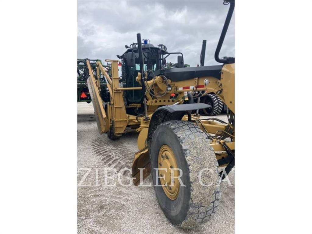 CAT 12M2AWD Grader