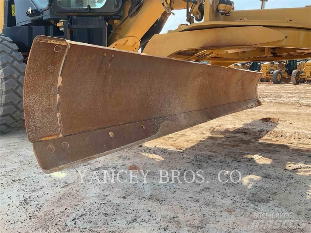 CAT 12M3 Grader