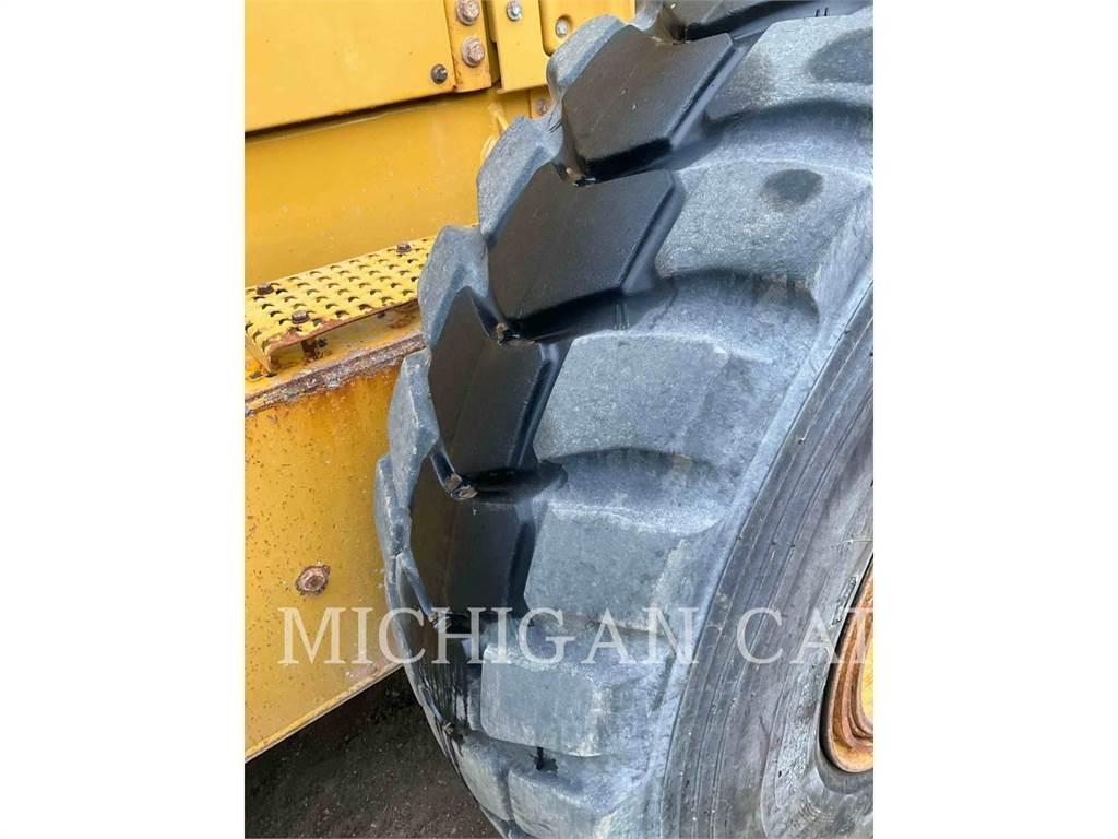 CAT 12M3 AWD Grader