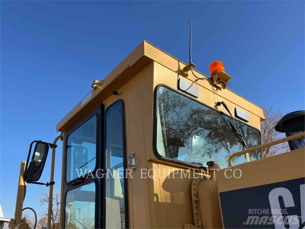 CAT 135H Grader