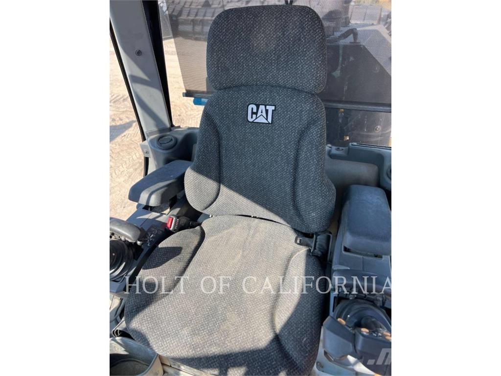 CAT 14-JOYSTICK Grader