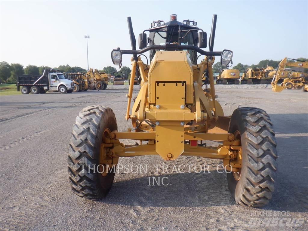 CAT 140 Grader