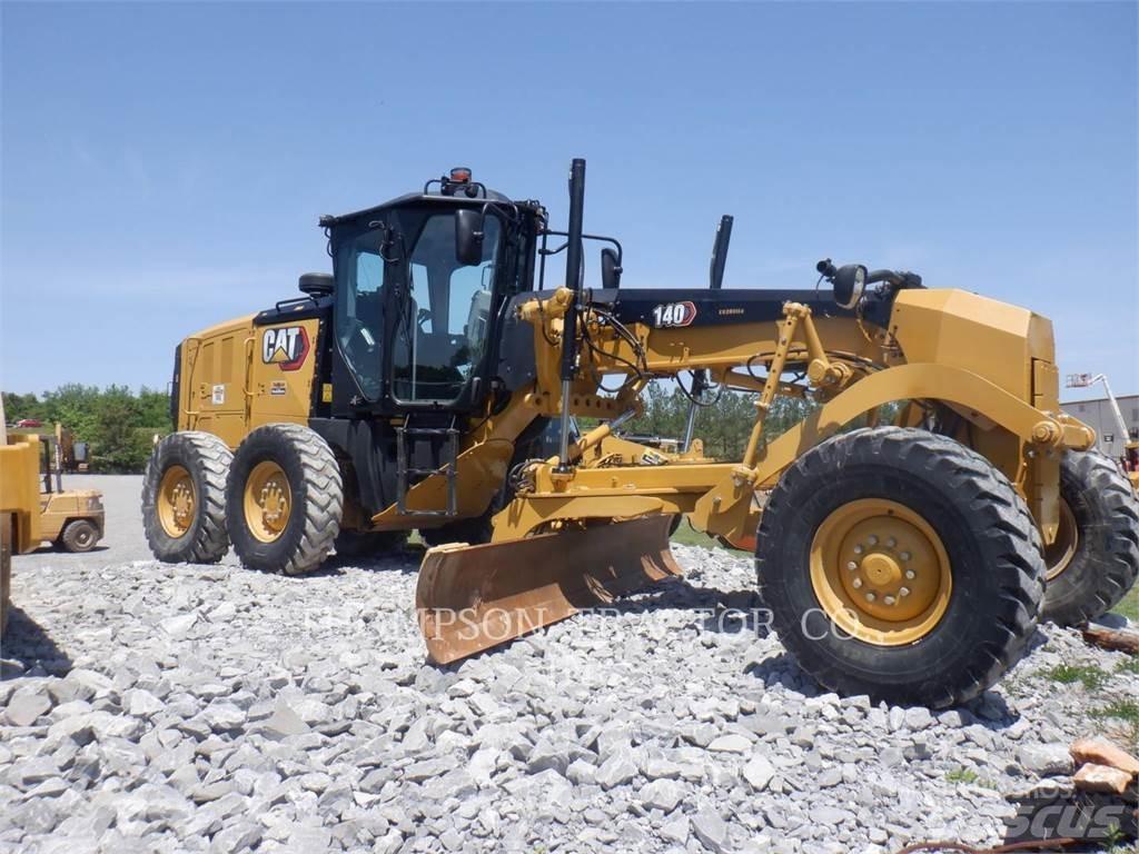 CAT 140 Grader