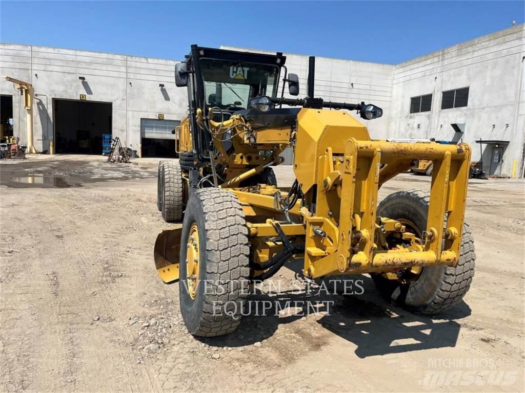 CAT 140 Grader