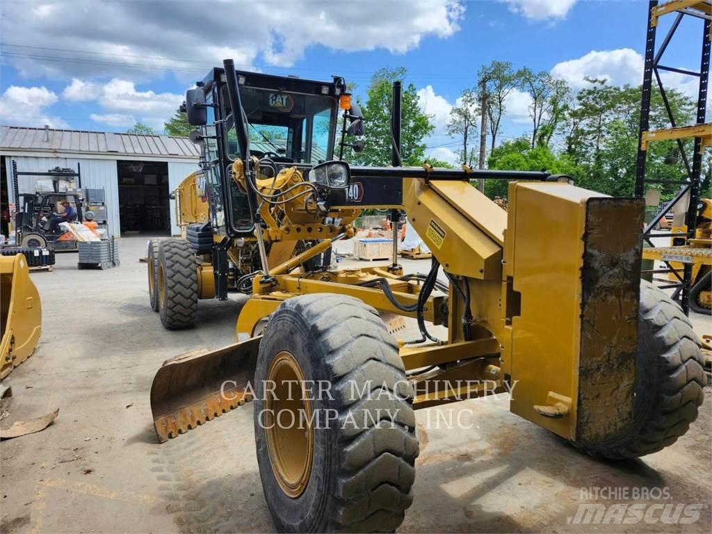 CAT 140 Grader