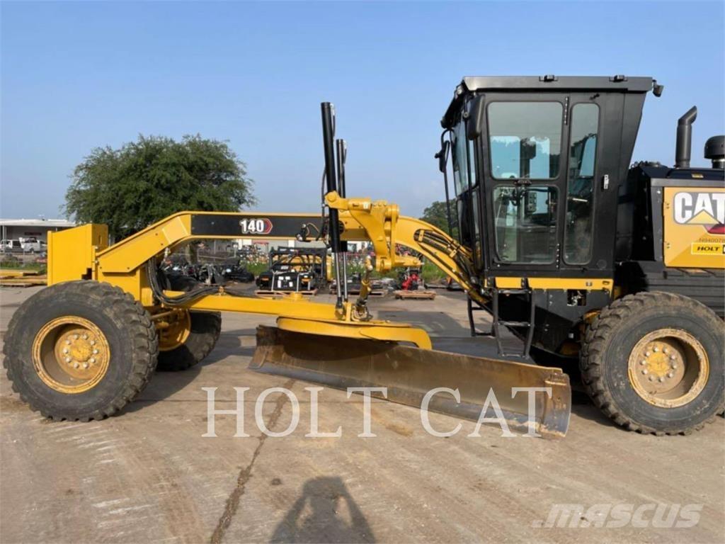 CAT 140 Grader