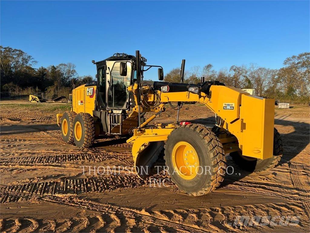CAT 140 Grader
